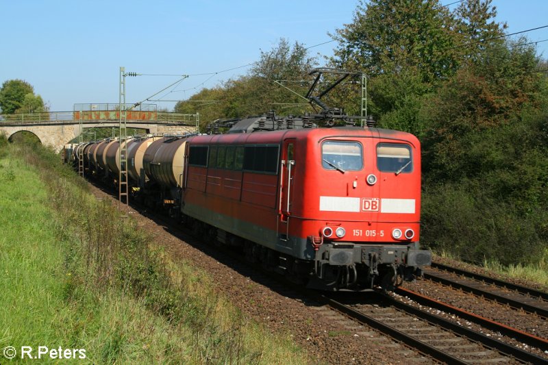 151 015-5 zieht bei Lohhof einen Kesselzug. 21.09.07