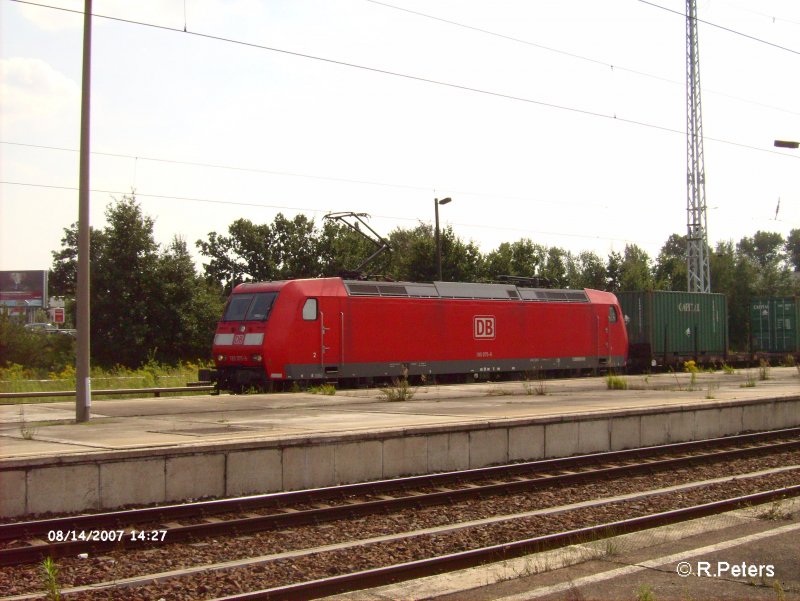 185 075-9 hat Berlin-Schnefeld mit ein Conatinerzug erreicht. 14.08.07