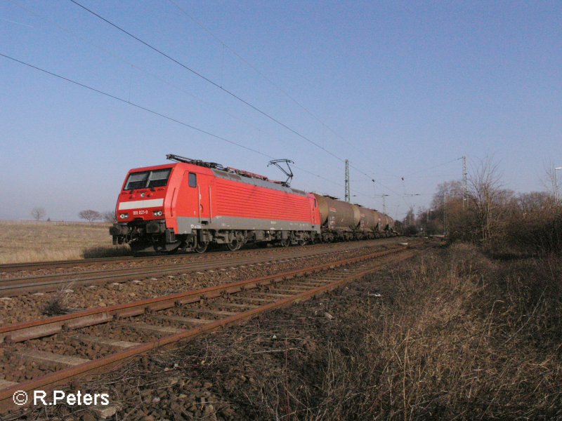 189 021-9 zieht bei Geisenheim ein gemischten Gterzug. 13.02.08