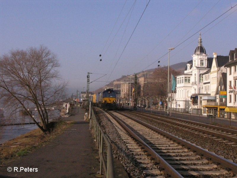 6611 mit ein Containerzug in Rdesheim an dem Rhein. 13.02.08