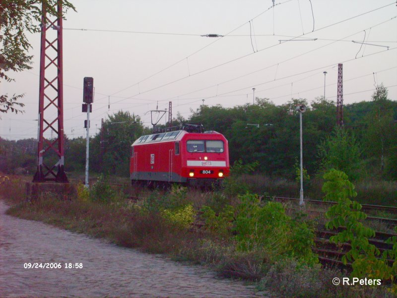 804 rollt beim letzten Licht durch Ziltendorf. 24.09.06