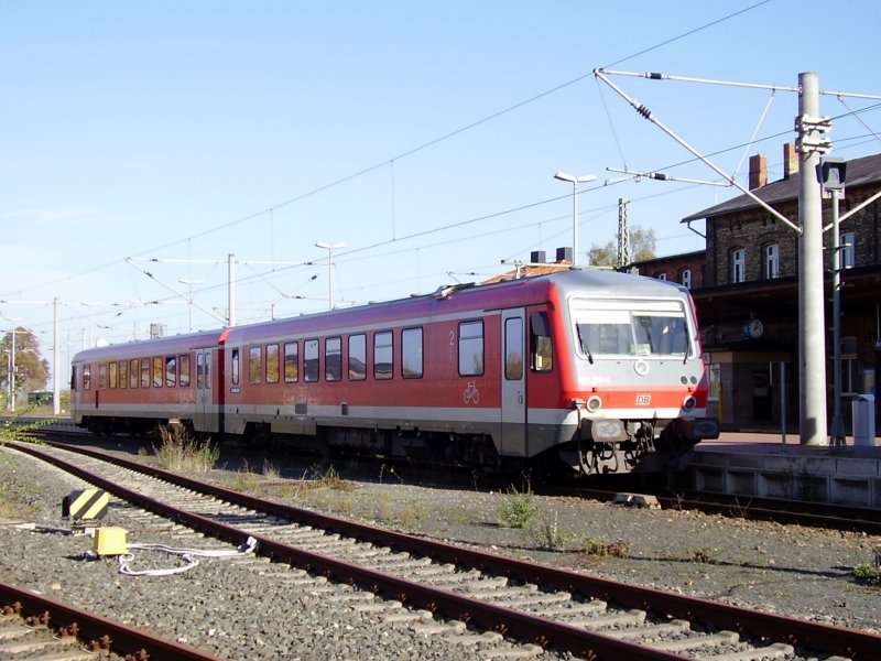 Am 26.10.2006 ist Unstutbahn noch durchg�ngig in Betrieb. 628 598 steht zur R�ckfahrt nach Naumburg in Artern bereit. 