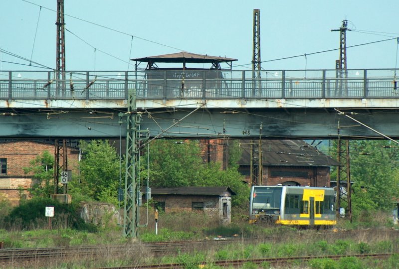 Burgenlandbahn 672 918-0  Finnebahn  als RB 25977 von Wangen nach Naumburg Ost bei der Einfahrt in den Naumburger Hbf; 01.05.2009