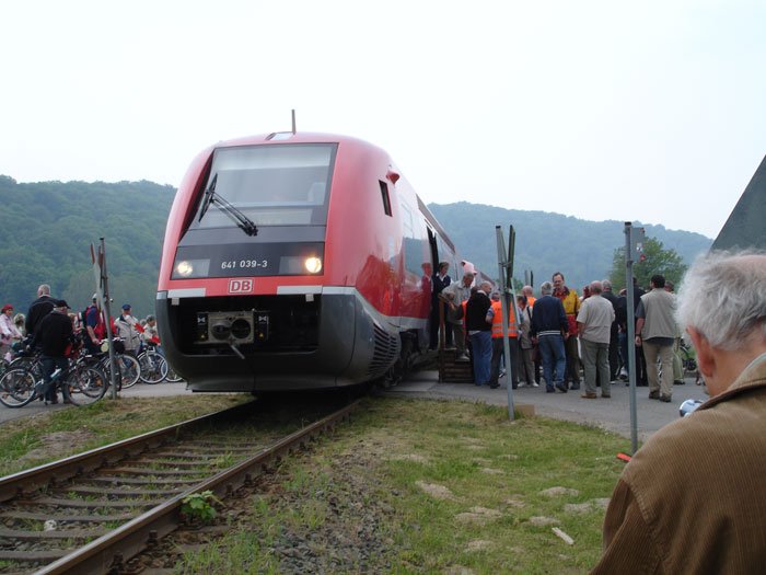 DB 641 039-3 hatte die Ehre im Rahmen eines Aktionstages als erster Zug �berhaupt im Ort Wangen zu halten; 14.05.2006  (Foto: Christof Rommel)