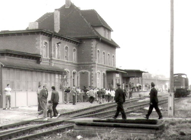 Der 100. Geburtstag der Unstrutbahn im Bf Laucha; 01.10.1989 (Foto: Dieter Thomas)