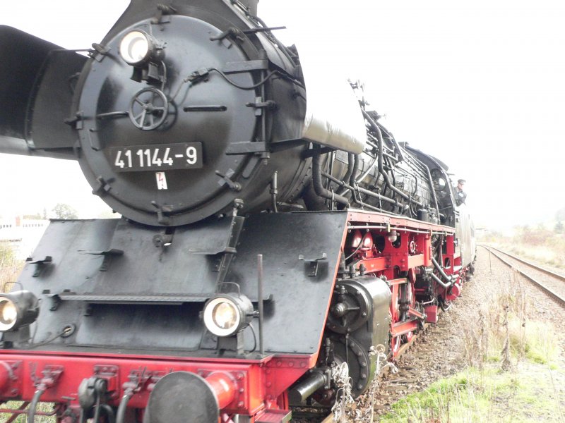 DR 41 1144-9 der IGE  Werrabahn Eisenach  e.V. im Bf Laucha (Unstrut); 26.10.2008 (Foto: Dieter Thomas)