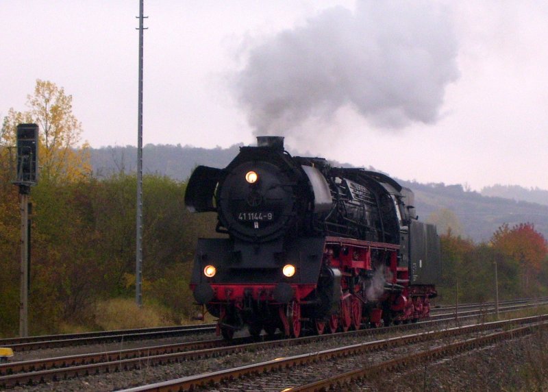 DR 41 1144-9 der IGE  Werrabahn Eisenach  e.V. bei F�hrerstandsmitfahrten im Bf Karsdorf; 21.10.2007
