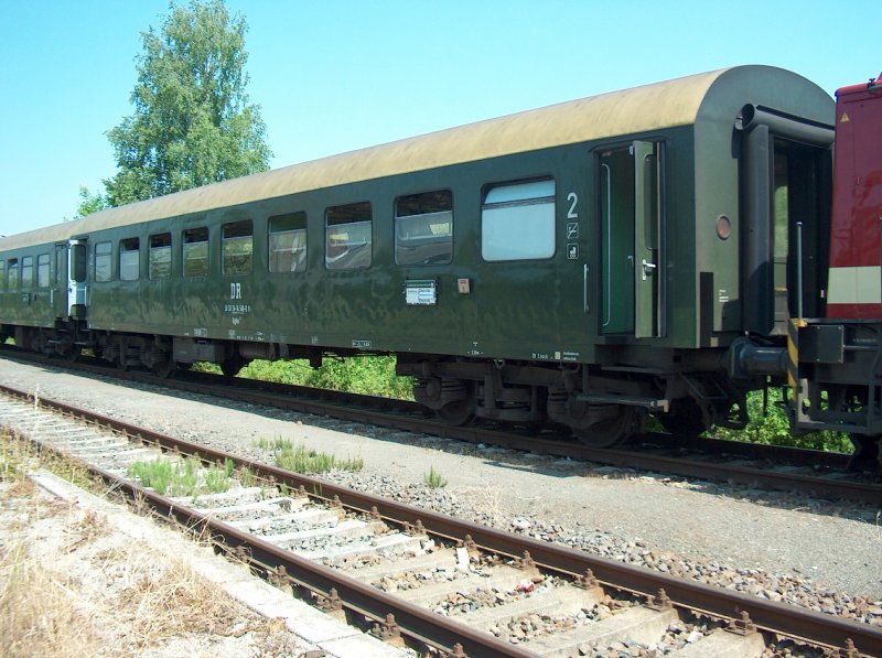 DR Bghw 2. Klasse Wagen vom SEM Chemnitz, eingereiht im Leerpark des  Rotk�ppchen-Express  aus Glauchau, im Bf Karsdorf; 07.06.2008
