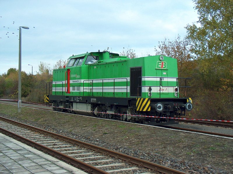 EB 20  Lisa 1  (201 889-3) im Bf Karsdorf. Die ErfurterBahn stellte uns die Lok zum  Unstrutbahnfest f�r F�hrerstandsmitfahrten zur Verf�gung; 25.10.2009