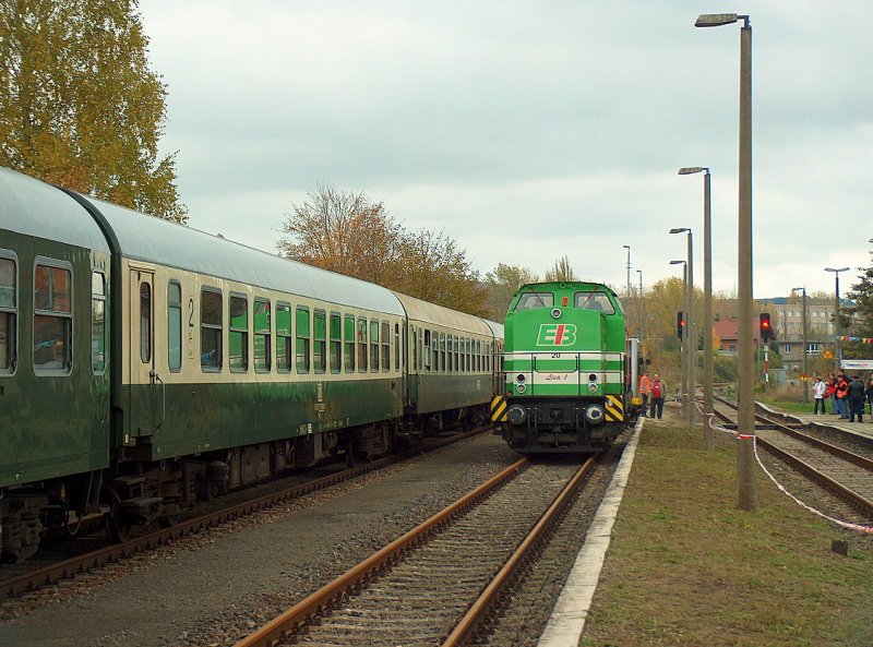 EB 20  Lisa 1  bei F�hrerstandsmitfahrten w�hrend des Unstrutbahnfests im Bf Karsdorf; 25.10.2009