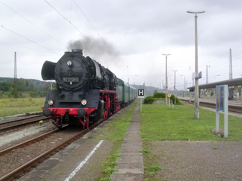 Einfahrt des Sonderzuges aus Halberstadt in Naumburg (Saale) Hbf. 