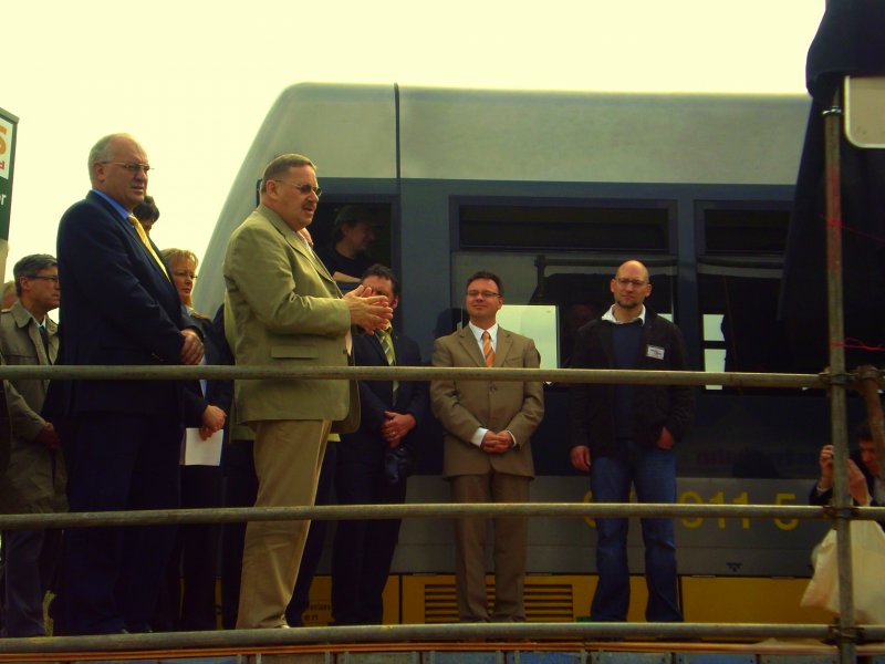 Er�ffnungsrede nach der Ankunft des ersten Zuges in Wangen; 09.04.2009 (Foto: Christian Kirchner)