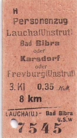 Historische Fahrkarte f�r eine Fahrt in der 3.Klasse �ber 8 km.
Kennt evtl. jemand das Jahr?