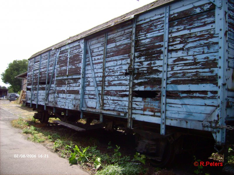 Im Hafengebiet von Dsseldorf war dieser alte Gterwagen zu finden. 02.08.06