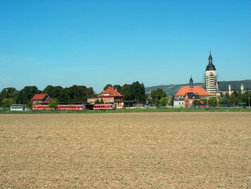 Im Jahr 2006 kreuzten sich die Personenz�ge im Bf Laucha. Hier zwei Tw´s der BR 628, die damals die VT 672 ersetzten; 10.09.2006 (Foto: Dieter Thomas)