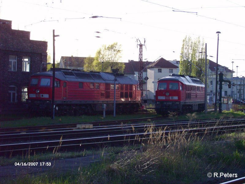 In Frankfurt/Oder stehen 232 543-9 und 233 452-2 abgestellt. 16.04.07