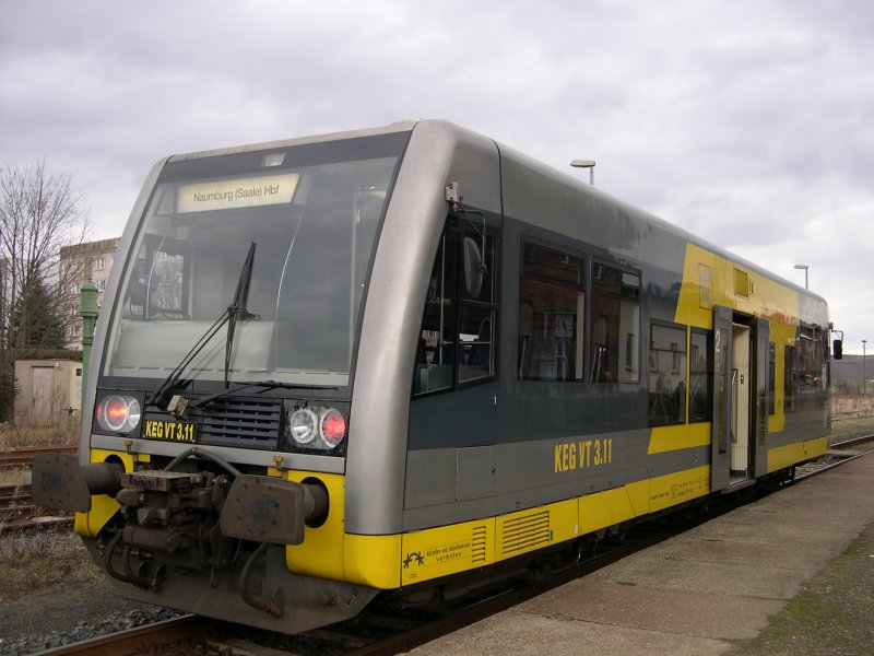 KEG VT 3.11 als RB von Artern nach Naumburg (Saale) Hbf im Bf Ro�leben; 07.01.2005 (Foto: Jens Kaubisch)
