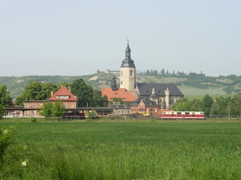 LOTRAC 7 + ARCO 5250.05-5 mit einer Waggonramme der Balfour Beatty Rail GmbH im Bf Laucha (Unstrut); 27.05.2008 (Foto: Klaus Pollm�cher)
