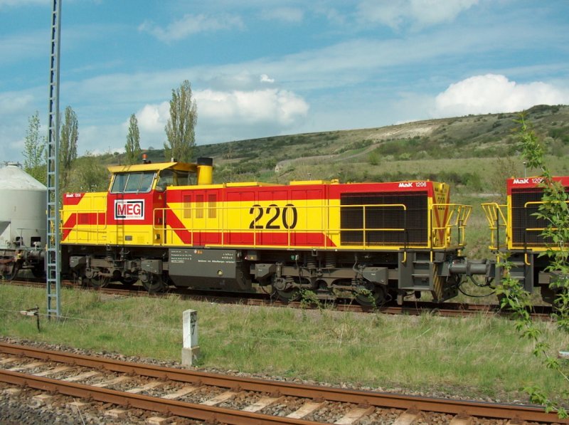 MEG 220 im Bf Karsdorf; 30.04.2008