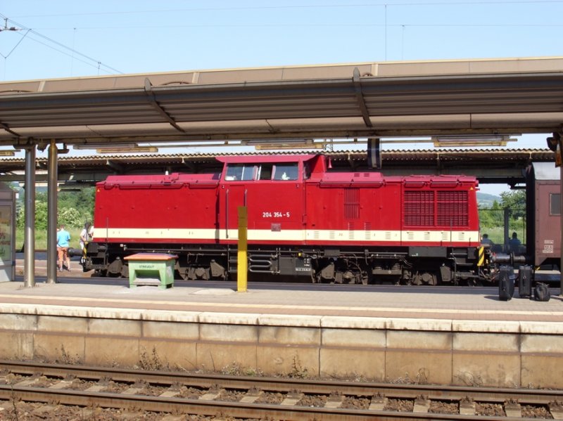 MTEG 204 354-5 in Naumburg (Saale) Hbf. Sie bringt einen Sonderzug von Glauchau (Sa) nach Freyburg (Unstrut); 07.06.2008 (Foto: Klaus Pollm�cher)

