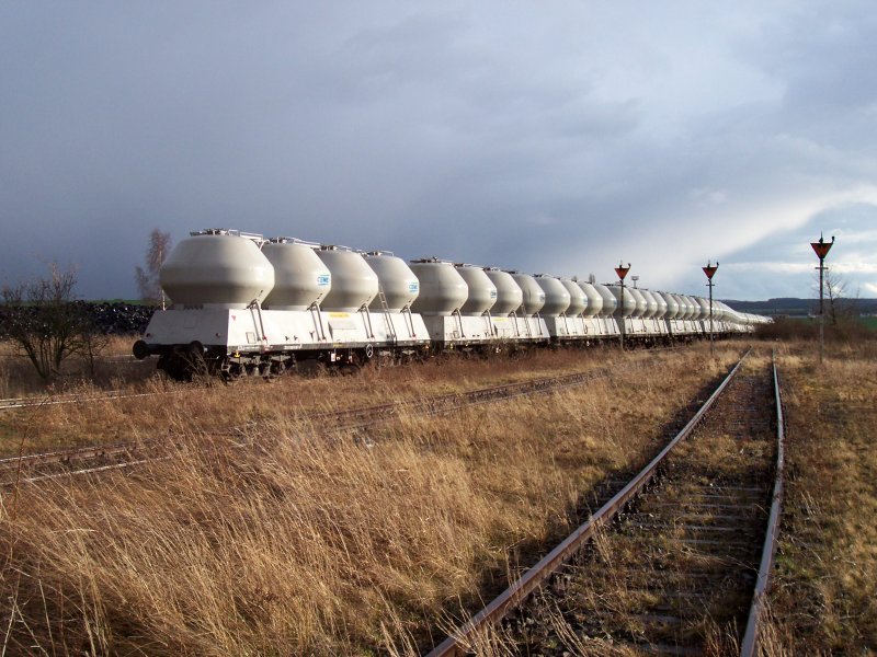 Polnische Zementkesselwagen am Zementwerk Karsdorf; M�rz 2008 (Foto: Martin Straubel)