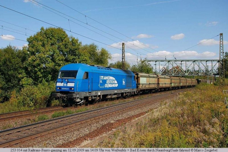 PRESS 253 014-9 mit einem G�terzug Richtung Bad K�sen bei der Einfahrt in Naumburger Hbf. Im Hintergrund erkennt man das �berf�hrungsbauwerk der KBS 551 nach Teuchern; 12.09.2009 (Foto: Marco Zergiebel)