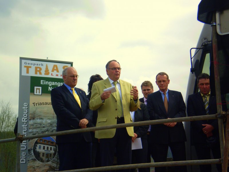 Sachsen-Anhalts Minister f�r Landesentwicklung & Verkehr, Dr. Karl-Heinz Daehre w�hrend der Er�ffnungsrede am Hp Wangen; 09.04.2009 (Foto: Christian Kirchner)