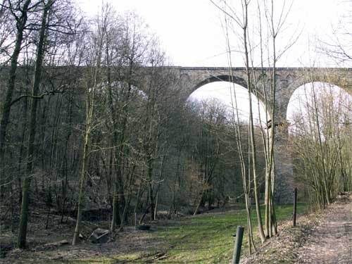 Schnecktalbr�cke zwischen Bad Bibra und Saubach; April 2006 (Foto: Klaus Erbeck)