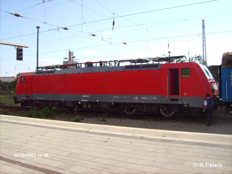 Seitenansicht von 189 037-5 in Frankfurt/Oder. 29.05.07