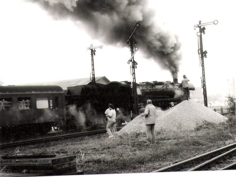 Sonderzugausfahrt zum 100. Geburtstag der Unstrutbahn am 01.10.1989 im Bf Laucha. (Foto: Dieter Thomas)