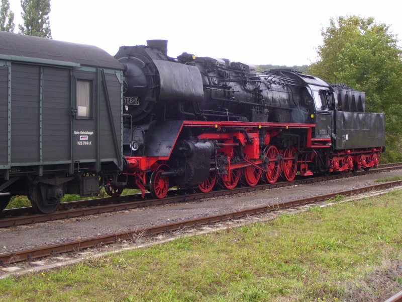 Tender vorraus ging es am Abend des 08.09.2007 von der Abstellung in Karsdorf zur�ck nach Freyburg. Dort wurde die Lok wieder umgesetzt, um dann �ber Nebra und Artern zur�ck nach Halberstadt zu fahren.