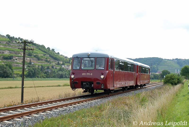 TG Ferkeltaxi 972 771-0 + 171 056-5 als DPE 33890 von Sch�nberg nach Wangen, am 12.07.2009 bei Balgst�dt. (Foto: Andreas Leipoldt)