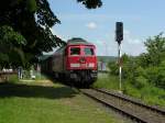 DB 232 556-3 mit einem Zementzug (S�cke in Ganzwagen) aus Karsdorf bei Durchfahrt in Kleinjena; 08.06.2006 (Foto: Thomas Menzel)