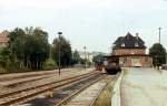 Am 12.09.1980 zeigte sich die DR 100 442-3 neben dem Empfangsgeb�ude im Bf Freyburg.