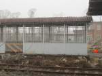 Der Eingang zur Bahnsteigunterf�hrung w�hrend der Bauarbeiten am 15.11.2011 im Bf Laucha.