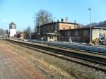 Der neue Bahnsteig im Bf Nebra ist bis auf ein paar Restarbeiten fertiggestellt; 26.01.2012