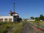 Die ehemalige G�terverladerampe im Bf Ro�leben; 09.09.2004 (Foto: Carsten Klinger)