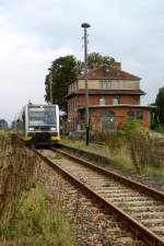 Burgenlandbahn 672 904-0 als RB nach Artern, im Bf Donndorf; 03.10.2005 (Foto: Martin Clausing)
