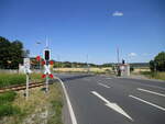 Der Bahnübergang der B176 in Kleinjena, am 07.07.2023.