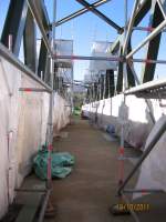 Auf der neuen Saalebr�cke in Ro�bach, die noch neben der alten Br�cke steht; 16.10.2011 (Foto: Hans Grau)