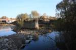 Der Strompfeiler der alten Saalebr�cke in Ro�bach am 22.10.2011.