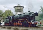 DR 44 1093-2 am 01.10.1989 beim Wasserfassen in Artern. Sie kam mit dem Sonderzug zum 100. Geburtstag der Unstrutbahn aus Naumburg Hbf. (Foto: Dieter M�ller)