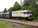 ARCO 4070.51-2 mit einem Sonderzug aus Sch�nebeck (Elbe), am 11.06.2005 in Freyburg.