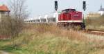 EBS 201 001-5 mit neuen Uacns Wagen auf der Fahrt von Karsdorf nach Leipzig, am 01.04.2014 bei der Durchfahrt in Laucha.