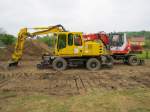 Erfurter Gleisbau Klw 97 51 65 581 60-7 im Rahmen von Durchlasserneurungsarbeiten an der Unstrutbahn bei Ro�bach; 02.05.2010  