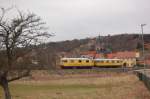 DB Netz Instandhaltung 726 002-9 + 725 002-0 als NbZ 94022 von Nebra nach Naumburg Hbf, bei der Durchfahrt in Ro�bach am 12.03.2012.