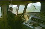 Begleiter Rammelt auf dem F�hrertsnad einer ZWK V60 auf der Fahrt von Karsdorf nach Halle, am 08.05.1981 zwischen Querfurt und R�blingen.