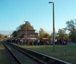 Zahlreiche Besucher nutzten das sch�ne Herbstwetter und kamen zum Geburtstagsfest nach Karsdorf; 25.10.2009