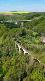 Blick auf die Schnecktalbr�cke zwischen Bad Bibra und Saubach, am 01.05.2025. Zudem ist im Hintergrund noch die Saubachtalbr�cke der Neubaustrecke von Erfurt nach Halle (S) und Leipzig zusehen. (Foto: Erik Ritterbach)
