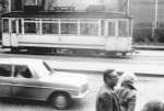 Ein Tw der Naumburger Stra�enbahn an der Haltestelle am Hauptbahnhof; August 1976 (Foto: Henry Bitterlich)